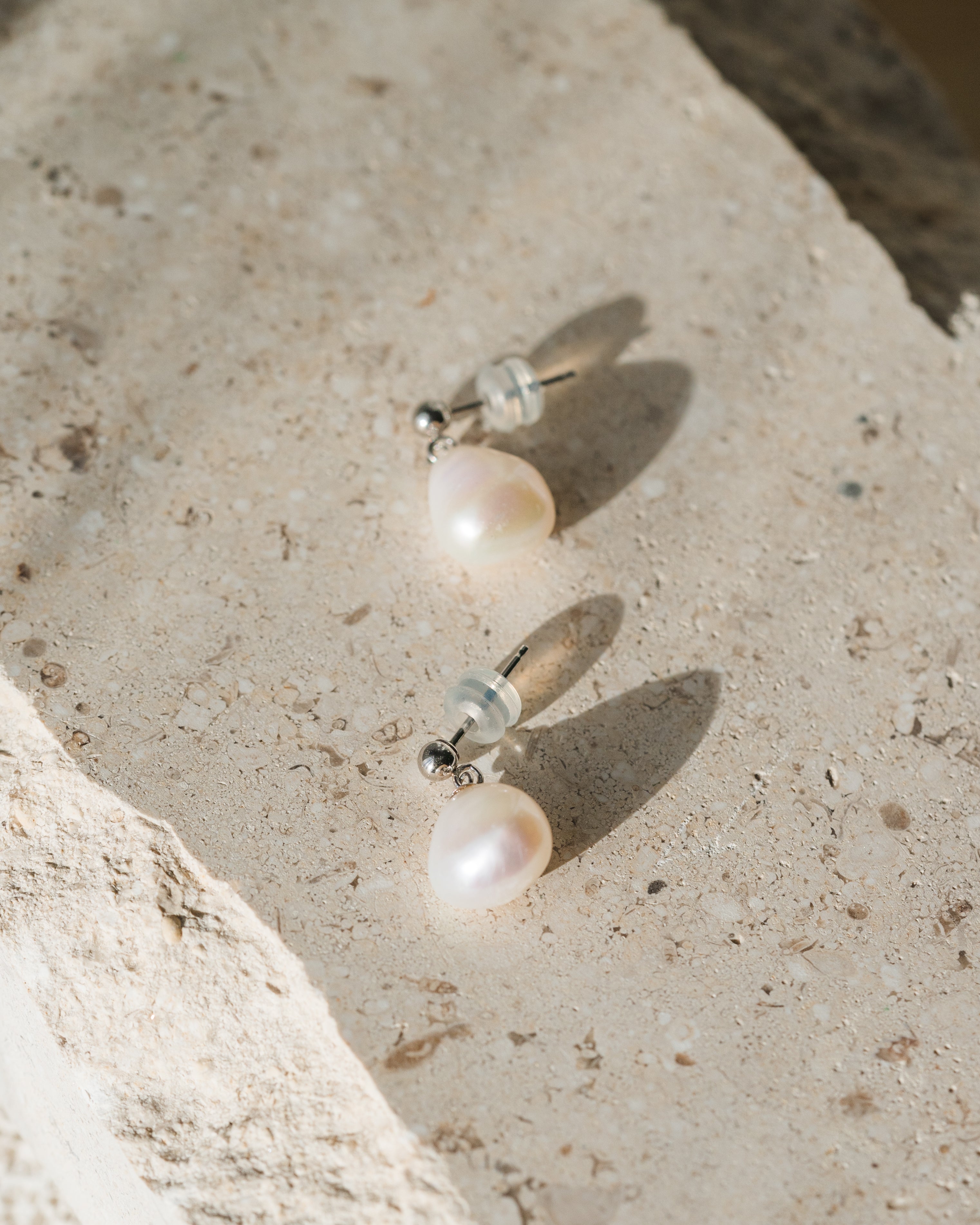 Elisse Single Drop Stud | Solid Gold