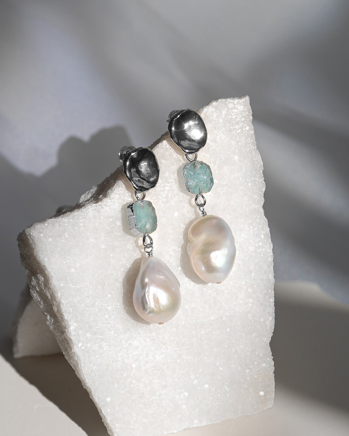 March Birthstone | Aquamarine Birthstones x Pearls Earrings