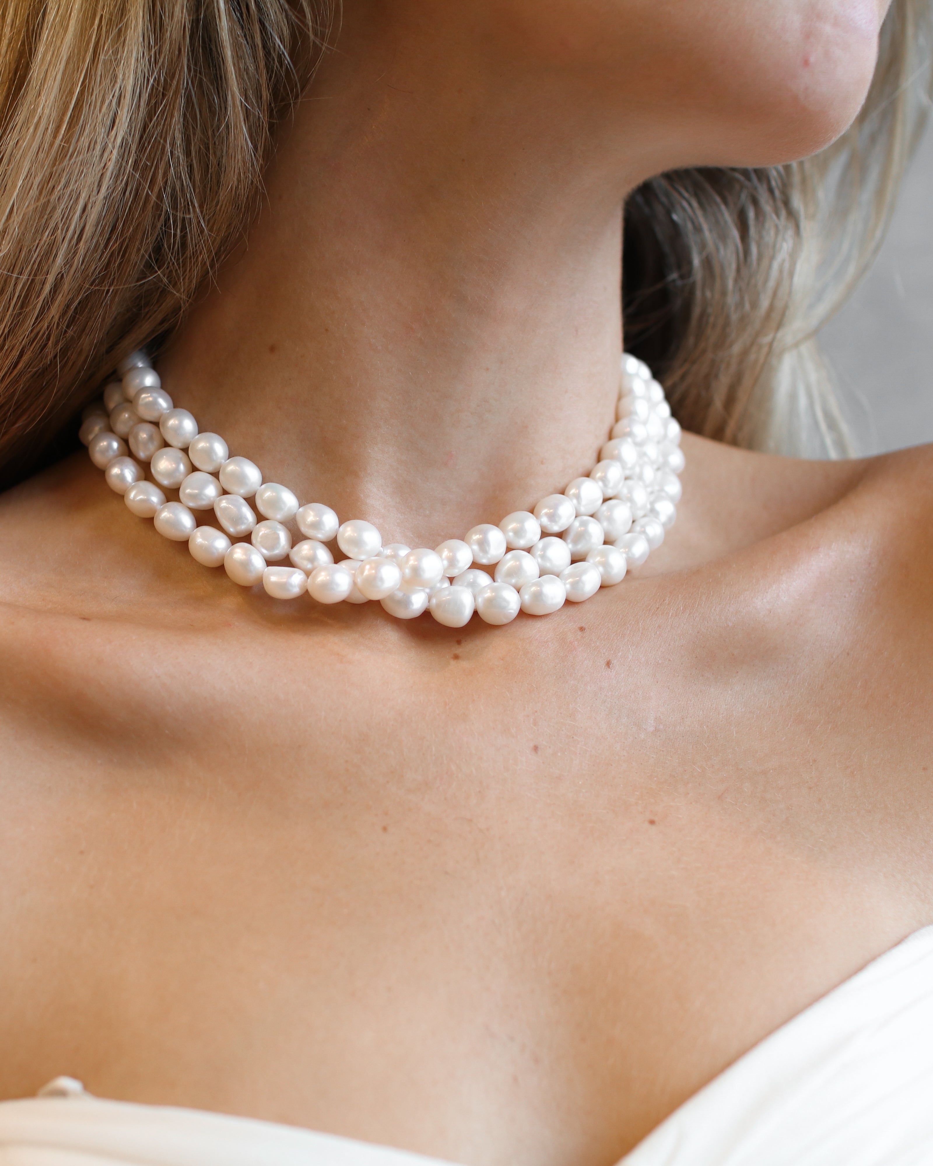 Elisse 3 Row Pearl Choker