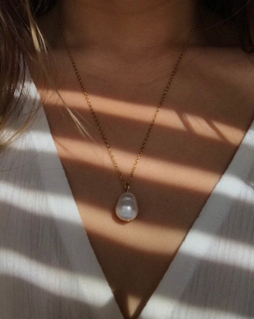 Layla Pearl Necklace
