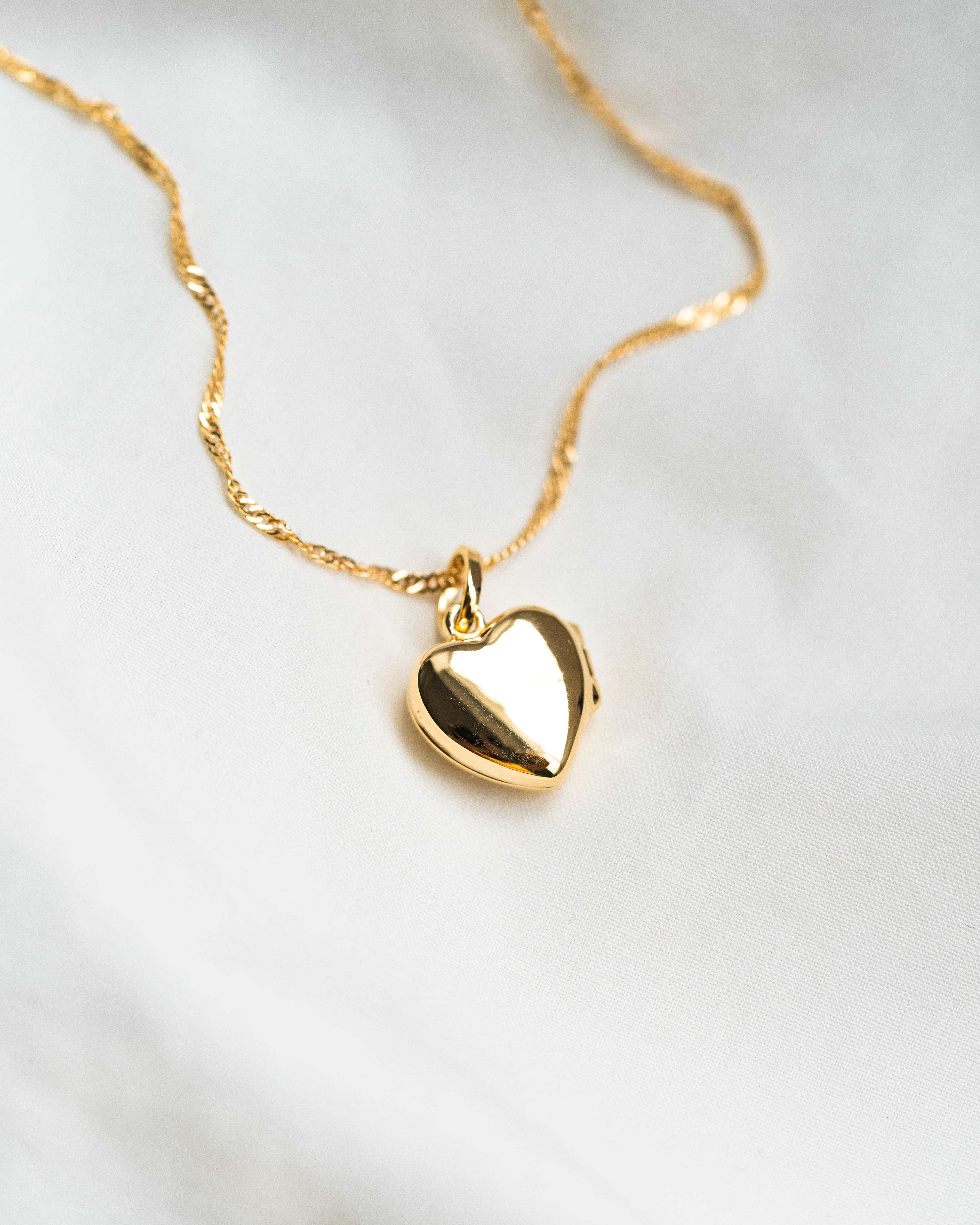 Love Heart Locket w Anne Chain