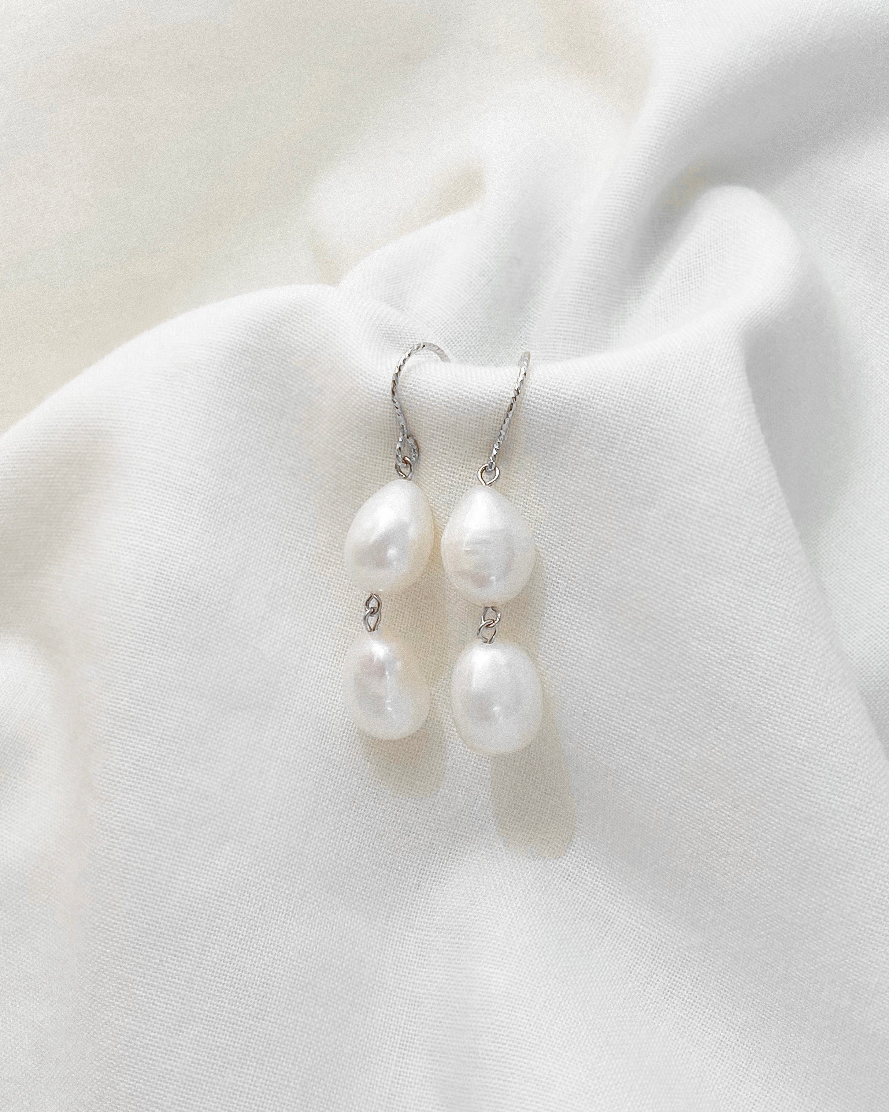 Elisse Double Pearl Hooks